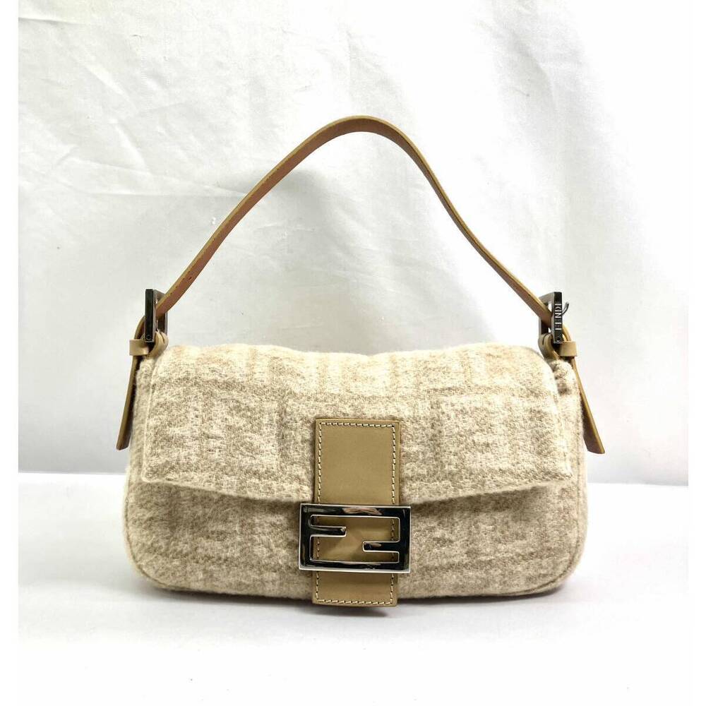 FENDI Mamma Bucket Beige Handbag